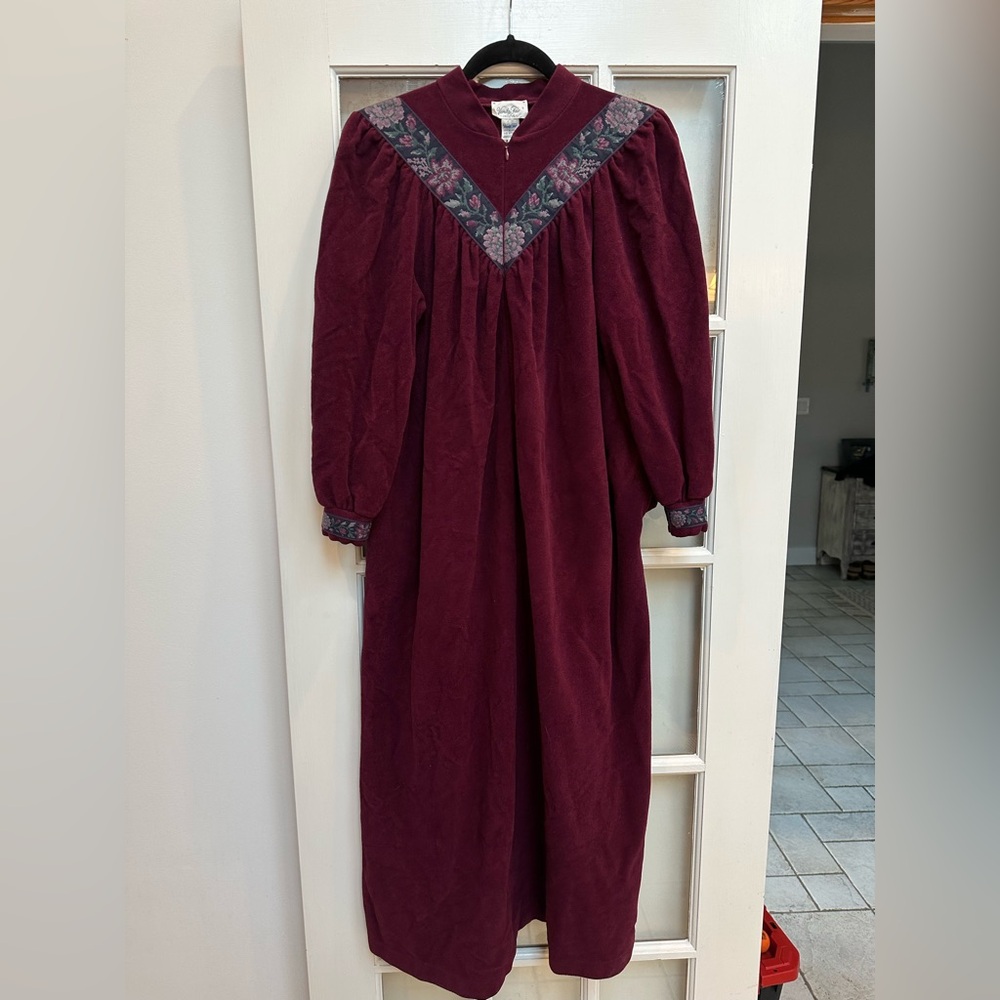 Vintage Vanity Fair Wine Red Floral Half Zip Nightgown Housecoat Robe Size S 70s